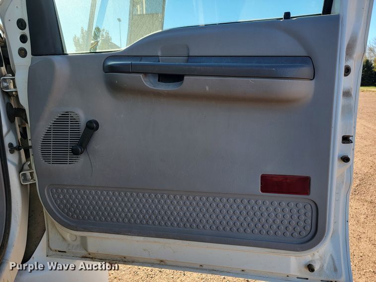 image for item LL9620 2000 Ford F650 Super Duty XL  dump truck