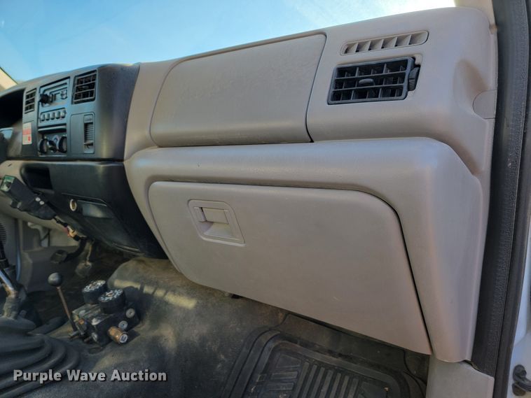 image for item LL9620 2000 Ford F650 Super Duty XL  dump truck