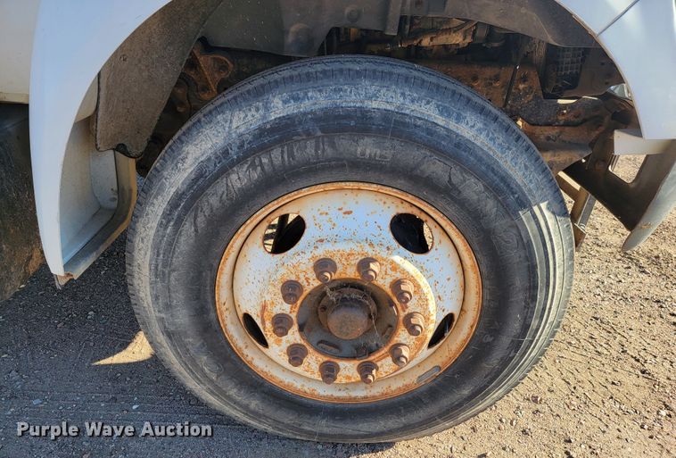 image for item LL9620 2000 Ford F650 Super Duty XL  dump truck