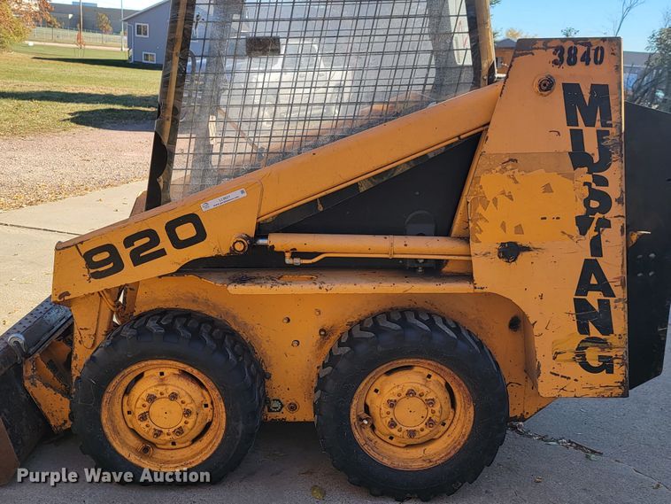 image for item LL9621 Mustang 920  skid steer loader