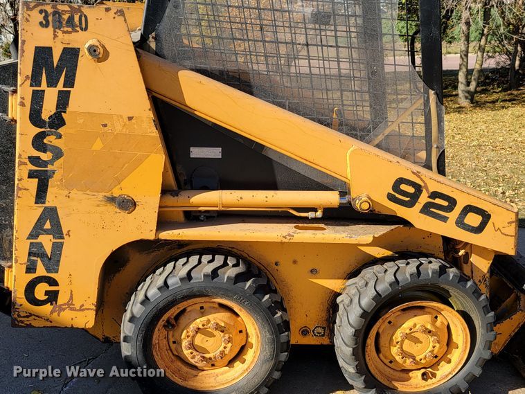image for item LL9621 Mustang 920  skid steer loader