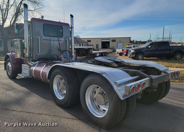 image for item LL9630 1989 Peterbilt 379  semi truck