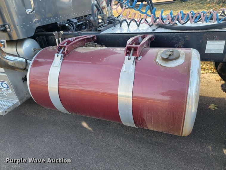 image for item LL9630 1989 Peterbilt 379  semi truck