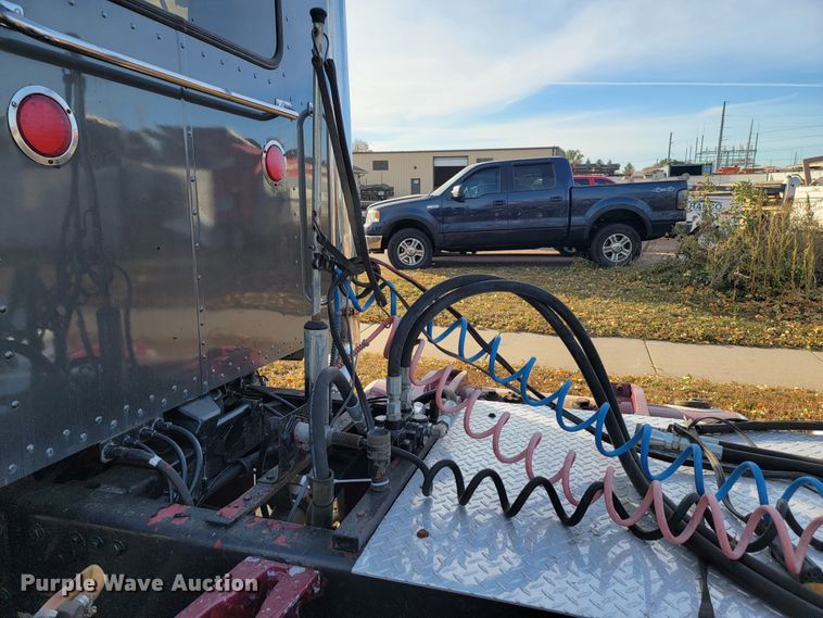 image for item LL9630 1989 Peterbilt 379  semi truck