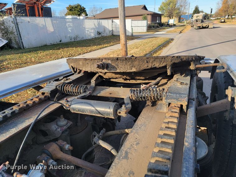 image for item LL9630 1989 Peterbilt 379  semi truck