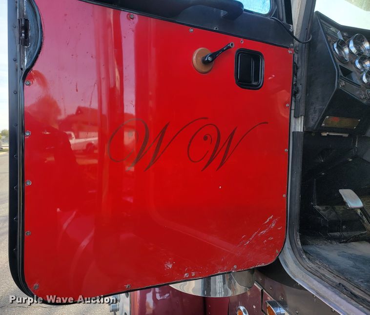 image for item LL9630 1989 Peterbilt 379  semi truck