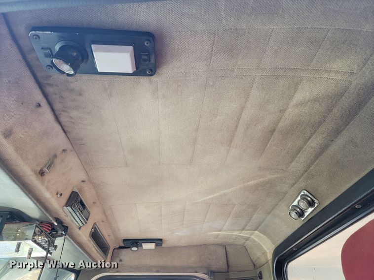 image for item LL9630 1989 Peterbilt 379  semi truck