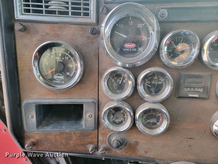 image for item LL9630 1989 Peterbilt 379  semi truck