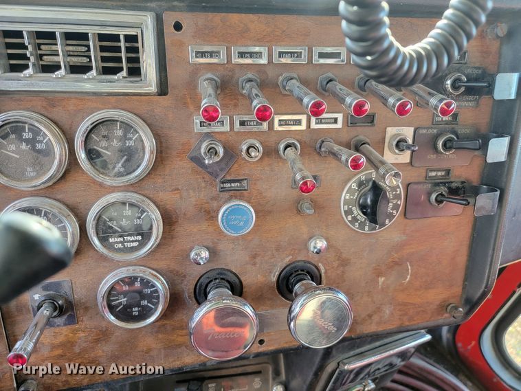 image for item LL9630 1989 Peterbilt 379  semi truck