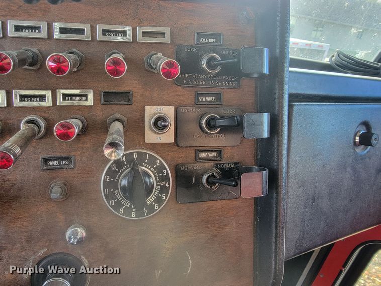 image for item LL9630 1989 Peterbilt 379  semi truck