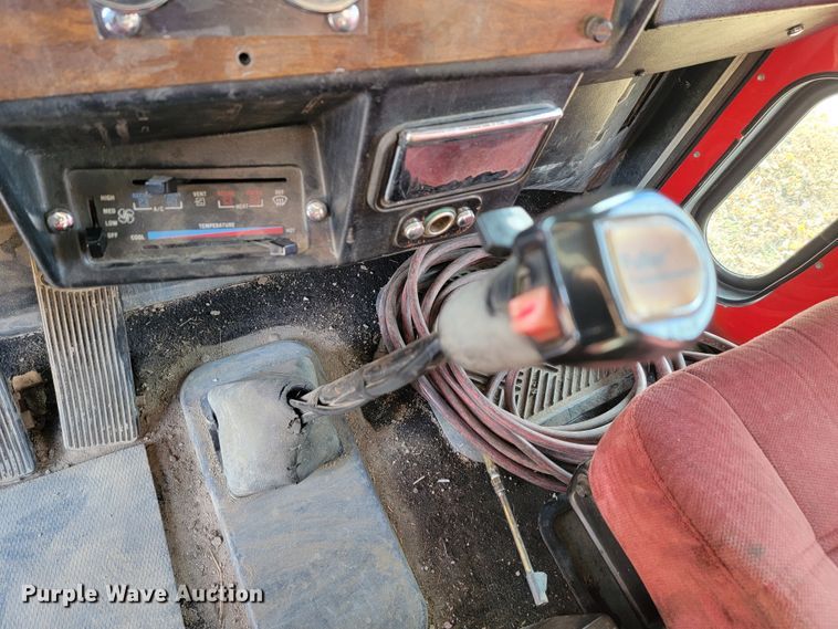 image for item LL9630 1989 Peterbilt 379  semi truck