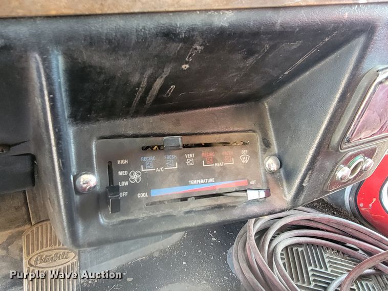 image for item LL9630 1989 Peterbilt 379  semi truck