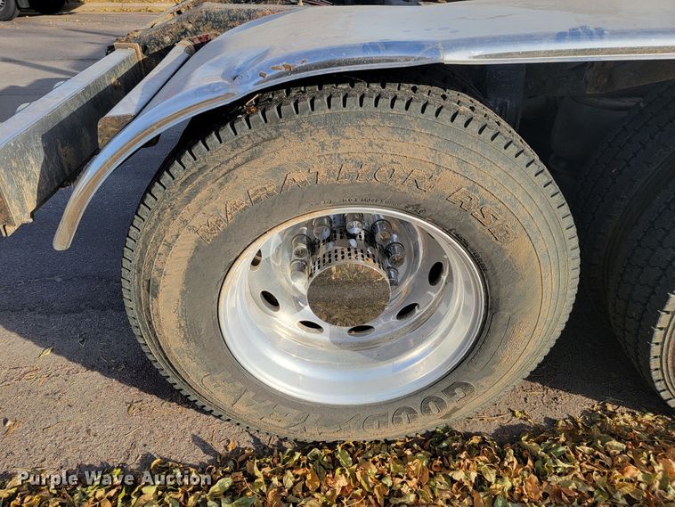 image for item LL9630 1989 Peterbilt 379  semi truck