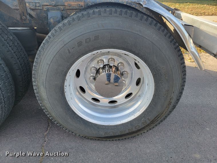 image for item LL9630 1989 Peterbilt 379  semi truck