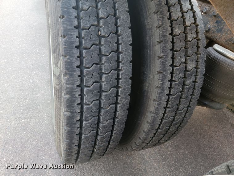 image for item LL9630 1989 Peterbilt 379  semi truck