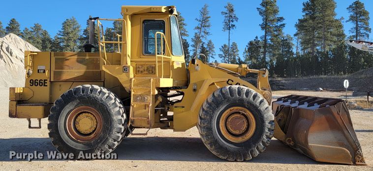image for item LL9644 1989 Caterpillar 966E  wheel loader