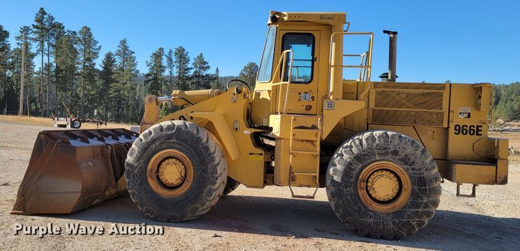 image for item LL9644 1989 Caterpillar 966E  wheel loader
