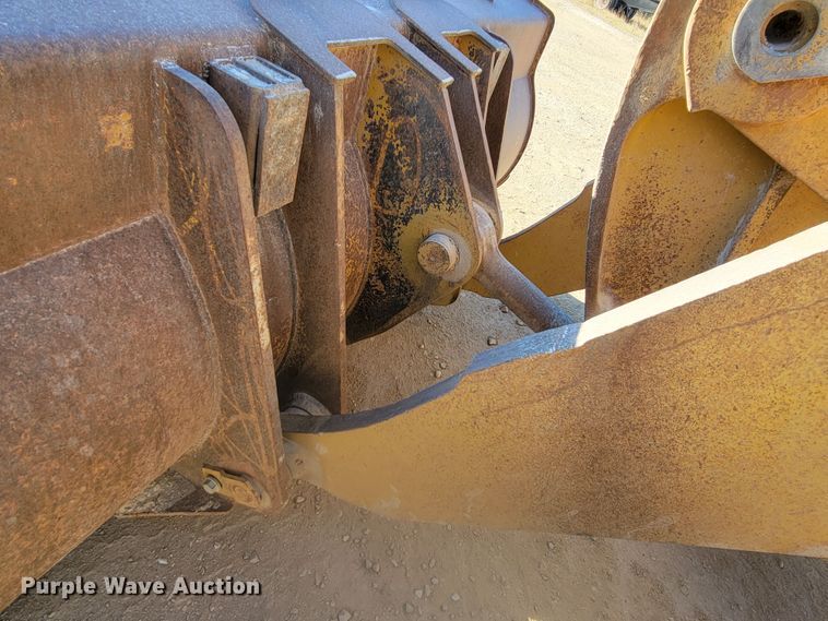 image for item LL9644 1989 Caterpillar 966E  wheel loader