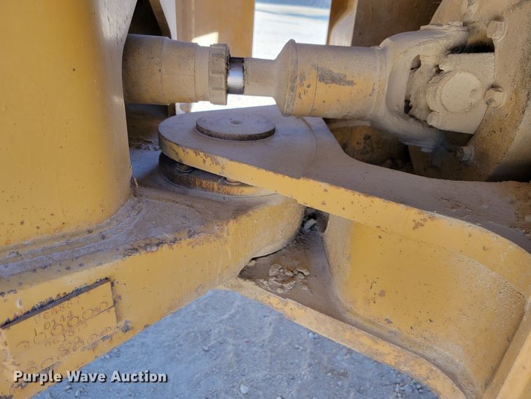 image for item LL9644 1989 Caterpillar 966E  wheel loader