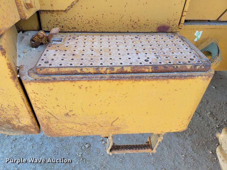 image for item LL9644 1989 Caterpillar 966E  wheel loader