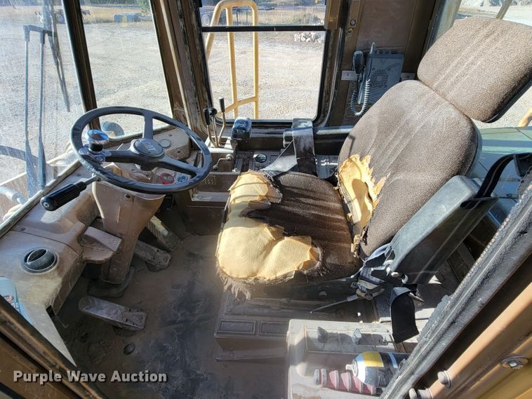 image for item LL9644 1989 Caterpillar 966E  wheel loader