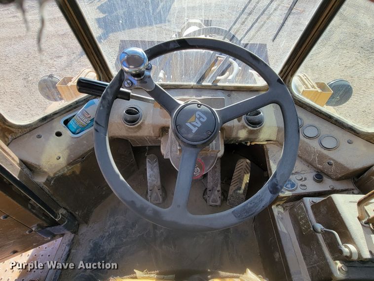 image for item LL9644 1989 Caterpillar 966E  wheel loader