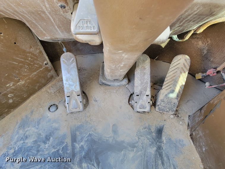 image for item LL9644 1989 Caterpillar 966E  wheel loader