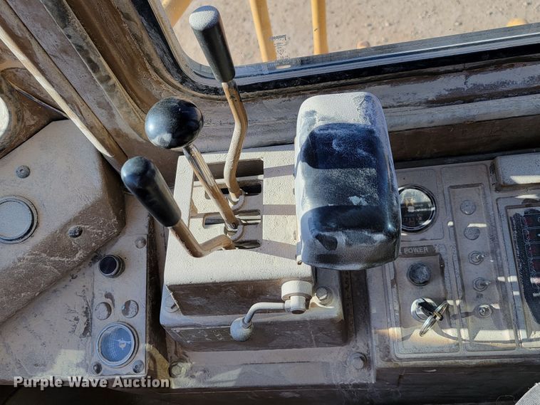 image for item LL9644 1989 Caterpillar 966E  wheel loader