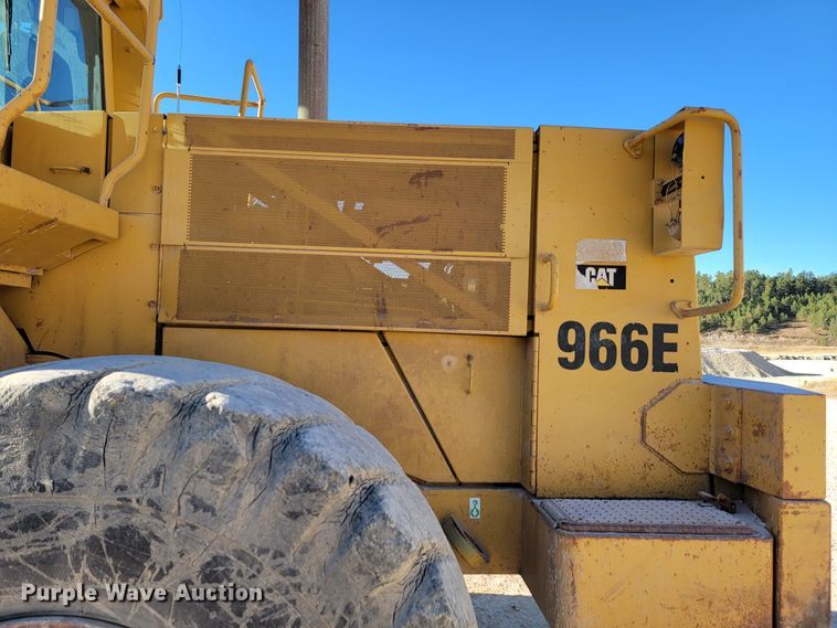 image for item LL9644 1989 Caterpillar 966E  wheel loader