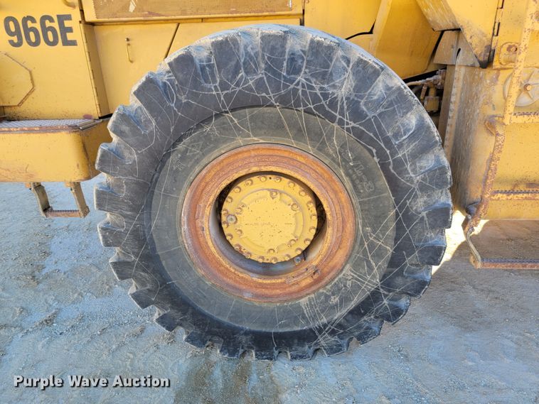 image for item LL9644 1989 Caterpillar 966E  wheel loader