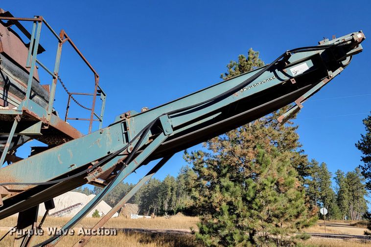 image for item LL9645 Powerscreen Chieftain  screening plant