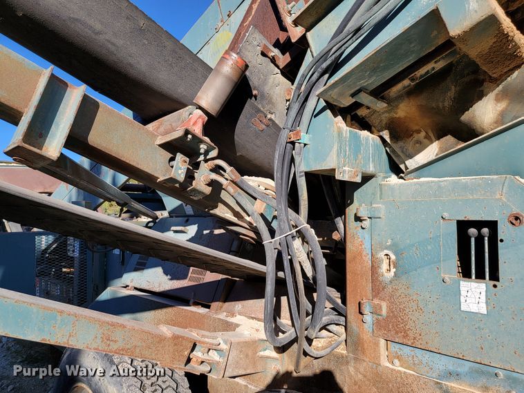 image for item LL9645 Powerscreen Chieftain  screening plant