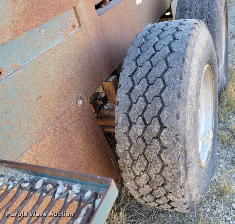 image for item LL9645 Powerscreen Chieftain  screening plant