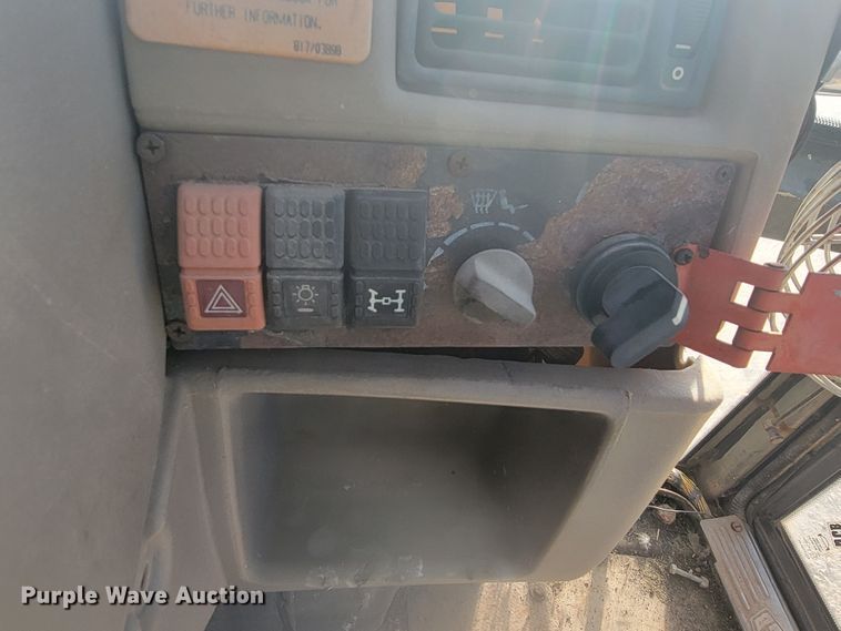 image for item LL9657 1995 JCB 214S  backhoe