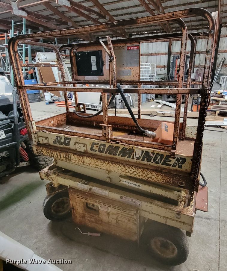 image for item LL9659 1993 JLG CM-1432  scissor lift