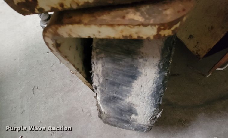 image for item LL9659 1993 JLG CM-1432  scissor lift