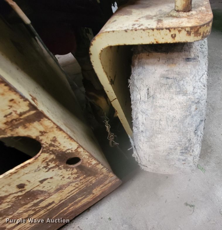 image for item LL9659 1993 JLG CM-1432  scissor lift