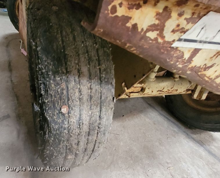 image for item LL9659 1993 JLG CM-1432  scissor lift