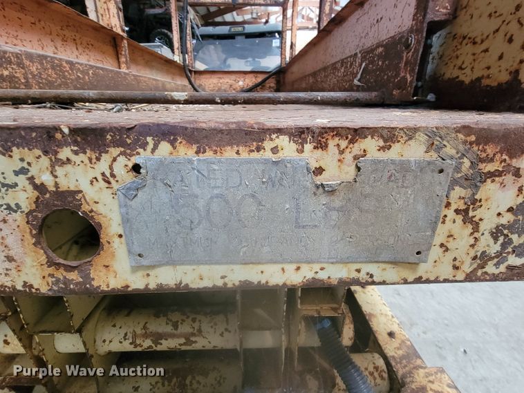 image for item LL9659 1993 JLG CM-1432  scissor lift