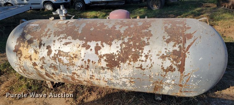 image for item LL9661 (2) propane tanks