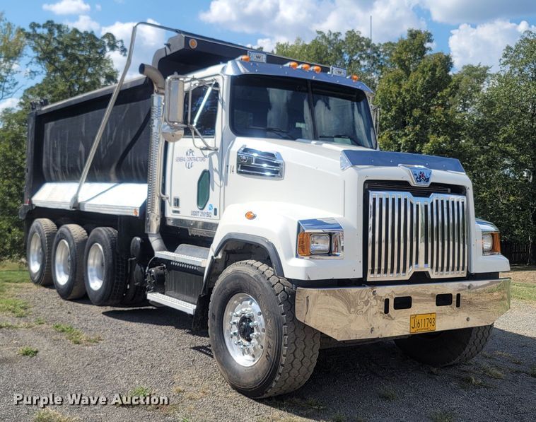image for item LM9776 2016 Western Star 4700SF  dump truck
