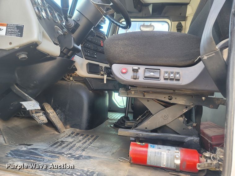 image for item LM9776 2016 Western Star 4700SF  dump truck