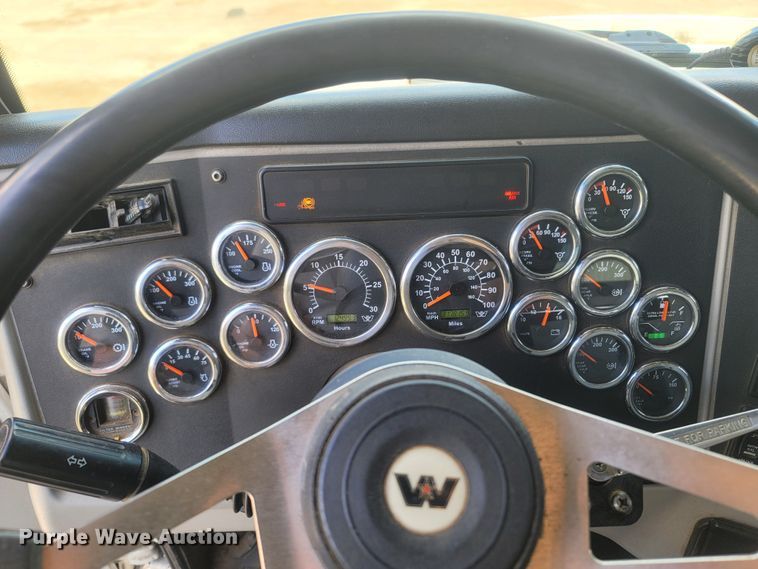 image for item LM9776 2016 Western Star 4700SF  dump truck