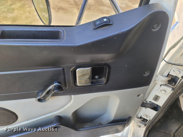 image for item LM9776 2016 Western Star 4700SF  dump truck