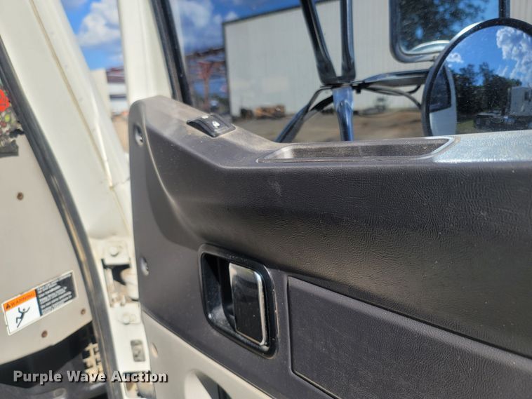 image for item LM9776 2016 Western Star 4700SF  dump truck