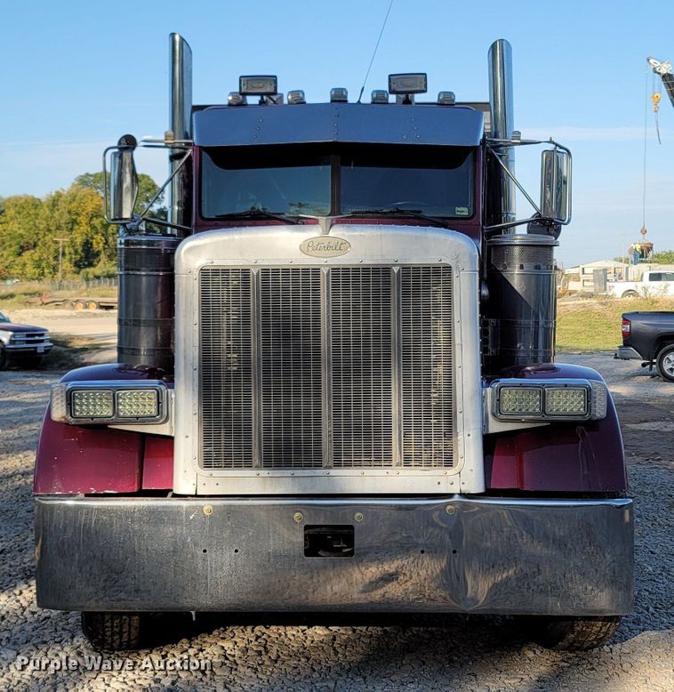 image for item LN9633 1998 Peterbilt 379  dump truck