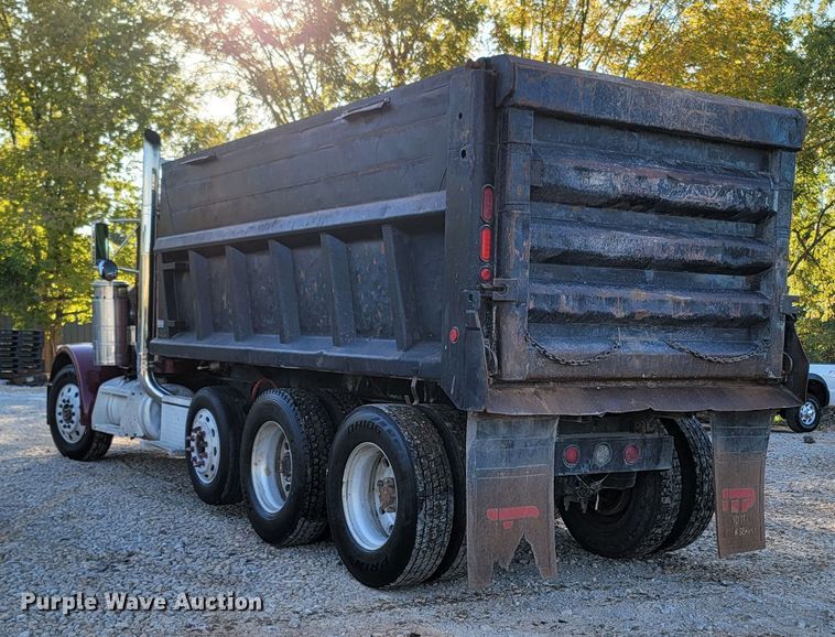 image for item LN9633 1998 Peterbilt 379  dump truck