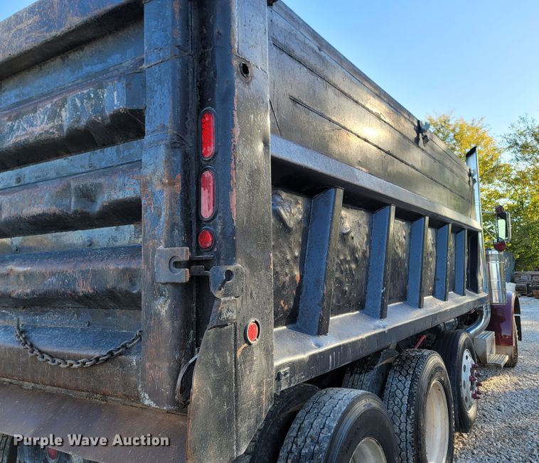 image for item LN9633 1998 Peterbilt 379  dump truck