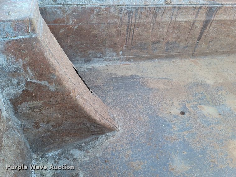 image for item LN9633 1998 Peterbilt 379  dump truck