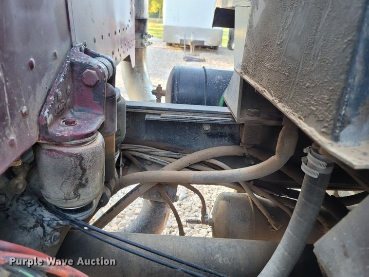 image for item LN9633 1998 Peterbilt 379  dump truck